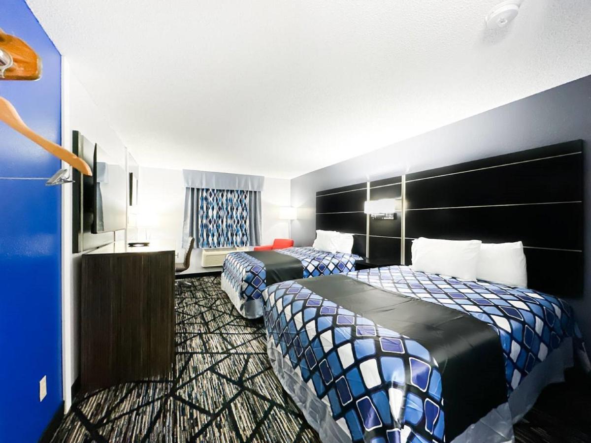 Hotel Town & Blaine