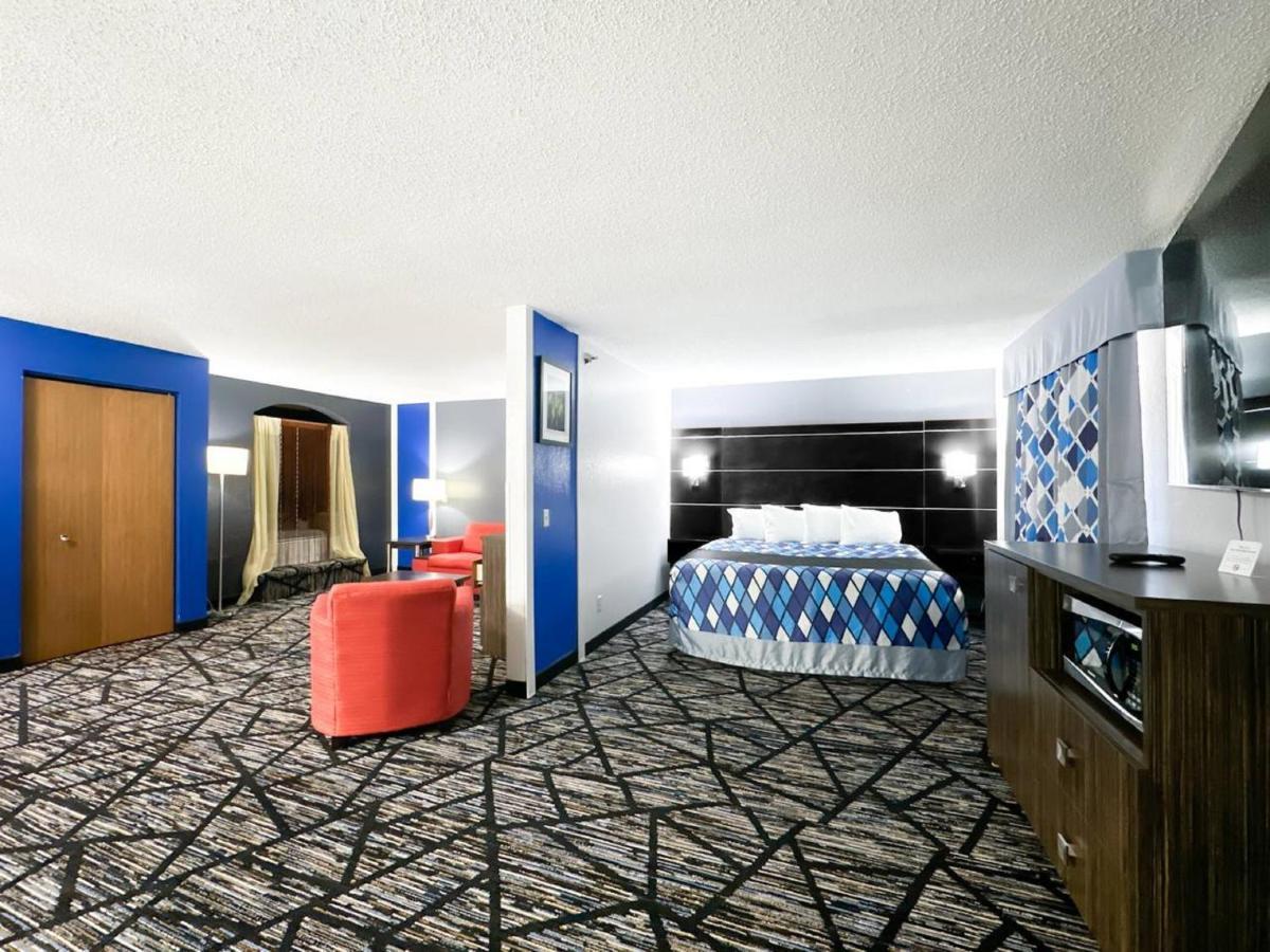 Town & Hotel 2*