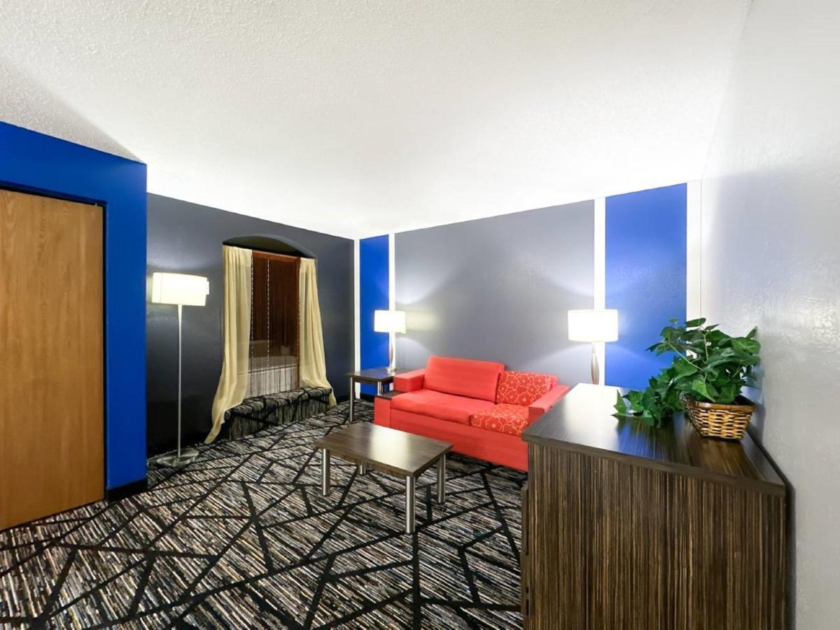 Hotel Town &